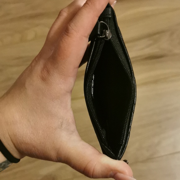 Ardene card holder in Black - Picture 3 of 4
